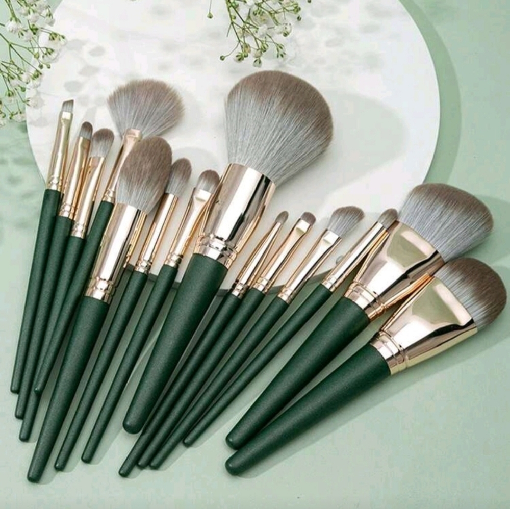 14 Piece Makeup Brush Set - Green